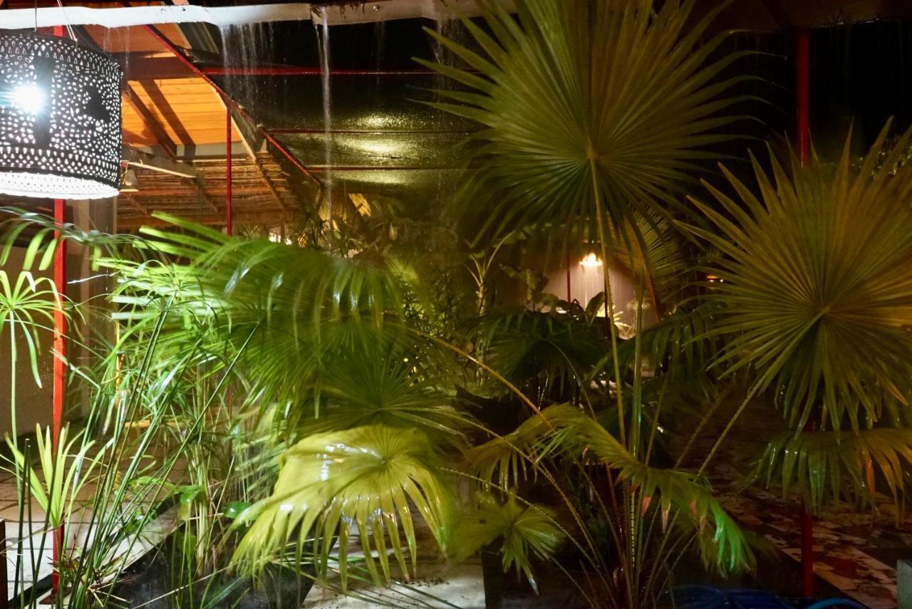 Red Coconut Villa เบนโตตา ภายนอก รูปภาพ